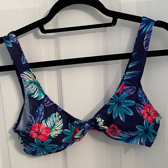 SHEIN Floral & Tropical Knot Front Bikini Swimsuit - Picture 4 of 4